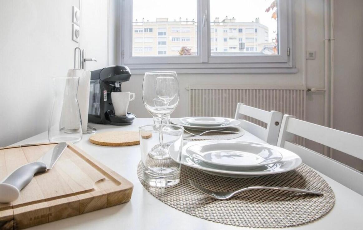 Charmant Appartement T1 Macon Bagian luar foto